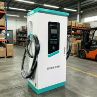 Station de recharge DC ultra-rapide pour véhicules électriques, chargeur EV à double câble pour les zones de stationnement des centrales solaires, écran tactile, arrêt de sécurité, IP54 extérieur