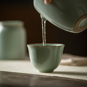 Taza de Té Kung Fu de Porcelana Ru Ware, Taza Individual para Degustación, Hecha a Mano, de Cerámica, con Forma de Pétalo, Estilo Tradicional Chino - Product Image 4
