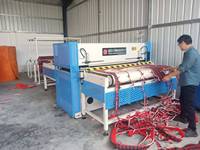 Machine de découpe motorisée de haute précision pour les empeignes et les semelles de chaussures pour les usines de fabrication