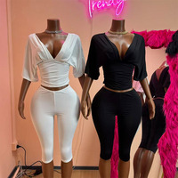 Ensemble décontracté 2 pièces Jiubaju pour femme : haut sexy à col en V froncé à manches mi-longues et pantalon court moulant assorti