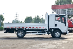 Camión Isuzu ELF KV100 4x2 de Cabina King y Plataforma Plana, Tecnología Japonesa Duradera, para Transporte de Materiales de Construcción - Product Image 2