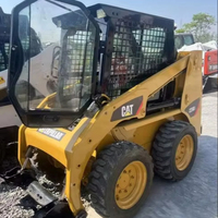 Chargeuse sur pneus Caterpillar 226B3 d'occasion, modèle 2022, adaptée aux opérations agricoles