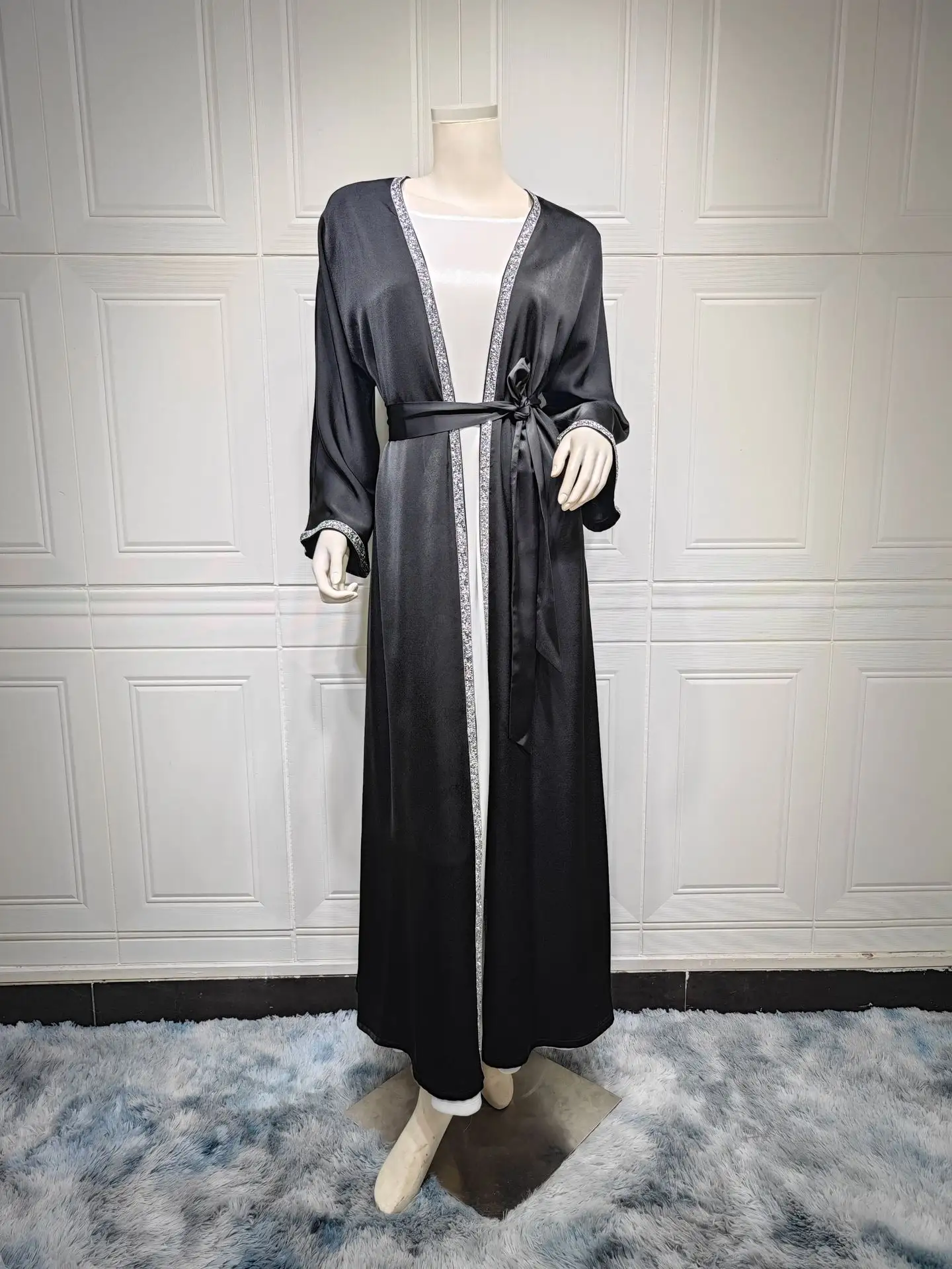 2023 Designs Eid Dubai Islâmico Elegante Modesto Abaya Mulheres Muçulmano Vestido Deslizamento Interior Abaya Set Diamante Cetim De Seda Aberto Abaya