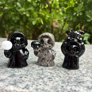 Venta al por Mayor de Adornos de Cristal de Obsidiana Negra Natural con Tallado de Grim Reaper y Pequeños Calaveras de Cristal Blanco para Decoración de Halloween - Product Image 4