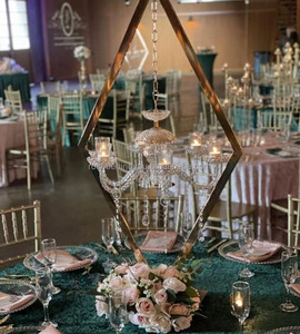 Nuovo Design <span class=keywords><strong>moderno</strong></span> <span class=keywords><strong>lampadario</strong></span> in ferro centrotavola matrimonio in metallo oro <span class=keywords><strong>candelabro</strong></span> <span class=keywords><strong>candelabro</strong></span> per festa di nozze decorazione della tavola - Product Image 1