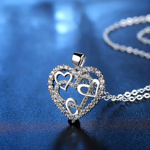 Ciondolo a Cuore in Argento 925 Placcato Rodio con Cristalli e Strass, Gioiello Romantico da Donna per Matrimoni - Product Image 1