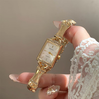 Montre femme tendance boîtier carré, chaîne segments bambou, bord incrusté cristal, montre quartz