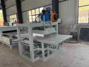 Machine de recyclage de panneaux solaires hydrauliques entièrement automatique Équipement de démontage et de démontage de cadres de panneaux photovoltaïques - Product Image 3