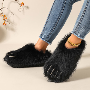 Mules pantoufles pour femmes en fausse fourrure, style patte, en peluche moelleuse, pour la maison, avec pointes métalliques en forme de griffe, logo personnalisé, OEM, CE Reach, vente en gros - Product Image 4