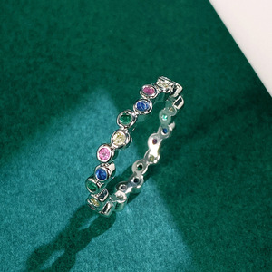 Anello Eternity F1621 in Argento 925 con Incastonatura a Castone e Pietre Multicolore, Unisex per Uso Quotidiano - Product Image 2