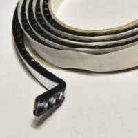 Bandes d'espacement en butyl en alliage d'aluminium 22A pour fenêtres/porte à double vitrage, design moderne, installation par vis, excellente tenue 5+ ans