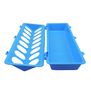 Easy — Cage pour élevage de volaille, Cage d'alimentation des poules en PVC, couleur rouge et bleu