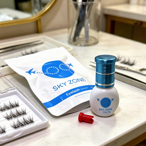 Colle pour extensions de cils SKY ZONE Corée, tenue 7-8 semaines, temps de séchage 1 minute, adhésif puissant pour cils, marque privée - Product Image 1