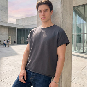 เสื้อยืดสตรีทแวร์วินเทจสำหรับผู้ชาย ผ้าฝ้าย แขนสั้น ทรงโอเวอร์ไซส์ สีดำ ทรงสี่เหลี่ยม เหมาะสำหรับเสื้อยืดเปล่า - Product Image 1