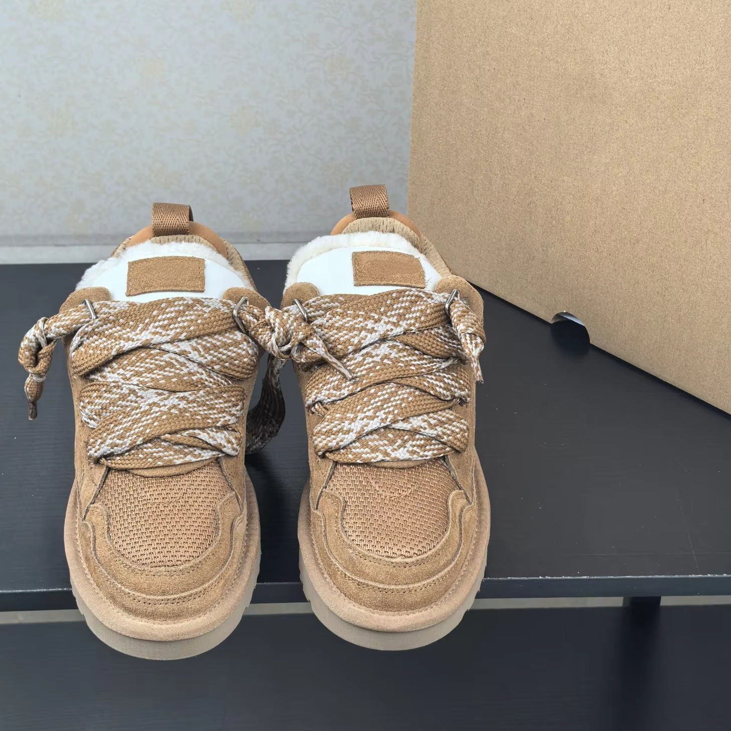 สีน้ำตาล