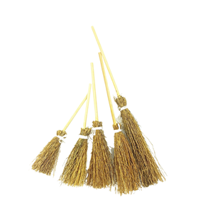 2406 mingzhen bruja pequeña escoba paja mini artesanía decoración <span class=keywords><strong>casa</strong></span> de muñecas - Product Image 1