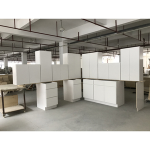 Panel plano de madera sólida de estilo moderno, pintura blanca <span class=keywords><strong>para</strong></span> montar, armario de <span class=keywords><strong>cocina</strong></span>, directo de fábrica de Malasia - Product Image 1