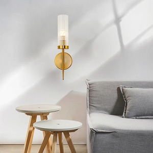 Elegante Aplique de Pared Dorado con Pantalla de Vidrio, Lámpara LED Moderna para Decoración de Sala de Estar y Dormitorio, Fácil de Instalar - Product Image 4