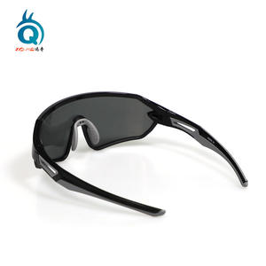 Lunettes de soleil polarisées Xq-Hq pour le cyclisme, monture Tr90, lunettes de sport d'extérieur coupe-vent pour la course à pied, la pêche, le marathon - Product Image 1