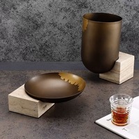 Plateau de service rond en marbre de luxe, finition chocolat cuivré, pour usage domestique
