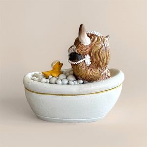 Figura de Vaca Highland de Resina - Decoración Única para Bañera, Regalo de Navidad - Product Image 2