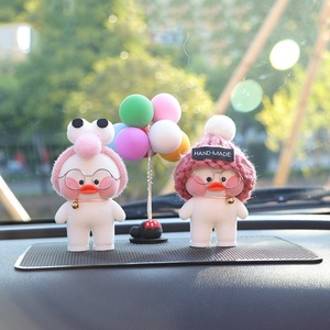 Figurines en PVC floquées en gros, motif canard cé<span class=keywords><strong>l</strong></span>ébrité internet, ornements à <span class=keywords><strong>l</strong></span>'<span class=keywords><strong>acide</strong></span> <span class=keywords><strong>hyaluronique</strong></span> - Product Image 4