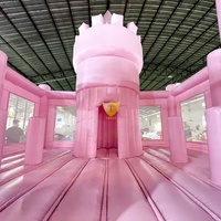 Parc de trampolines gonflables commerciaux pour enfants avec château gonflable et parcours d'obstacles pour des aventures amusantes