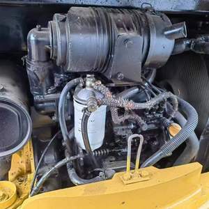 Mini-excavatrice CAT 303 CR L jaune et noire, bras hydraulique, godet, machine sur chenilles, mini-excavatrice CAT 303 CR L d'occasion - Product Image 4