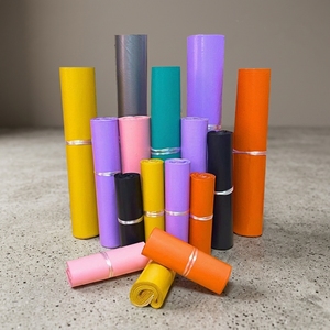 ถุงเมลเลอร์ PE แบบกำหนดเองขายส่ง ถุงกันน้ำสำหรับส่งพัสดุพร้อมโลโก้พิมพ์ของคุณสำหรับบรรจุภัณฑ์อีคอมเมิร์ซ - Product Image 1