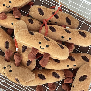 Portachiavi con bambola di peluche a forma di croissant e baguette, simpatico ciondolo divertente per borsa e auto - Product Image 3