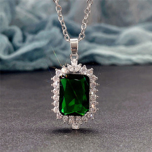 Collana con pendente vintage in zircone verde smeraldo per donna, elegante catena a clavicola, gioielli alla moda - Product Image 3