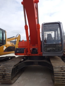 Second Hand Hitachi <b>Excavator</b> <b>Machine</b> EX200-5E ZX200 ZX200-3G Used Hitachi <b>Excavator</b> - Product Image 3