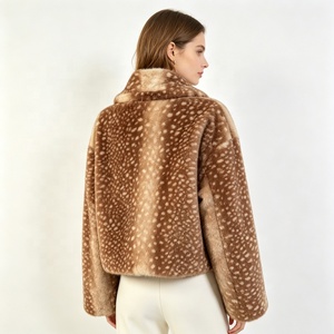 Veste courte en fausse fourrure à motif cerf pour <span class=keywords><strong>femme</strong></span> Zeyu, col à revers, veste courte chaude et moelleuse pour l'hiver, manteaux en fausse fourrure pour <span class=keywords><strong>femme</strong></span> ODM/OEM - Product Image 4