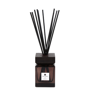 Ensemble diffuseur de <span class=keywords><strong>parfum</strong></span> <span class=keywords><strong>d</strong></span>'<span class=keywords><strong>ambiance</strong></span> haut de gamme avec bouteille en verre et couvercle en bois, personnalisable, pour huiles essentielles et parfums. - Product Image 4