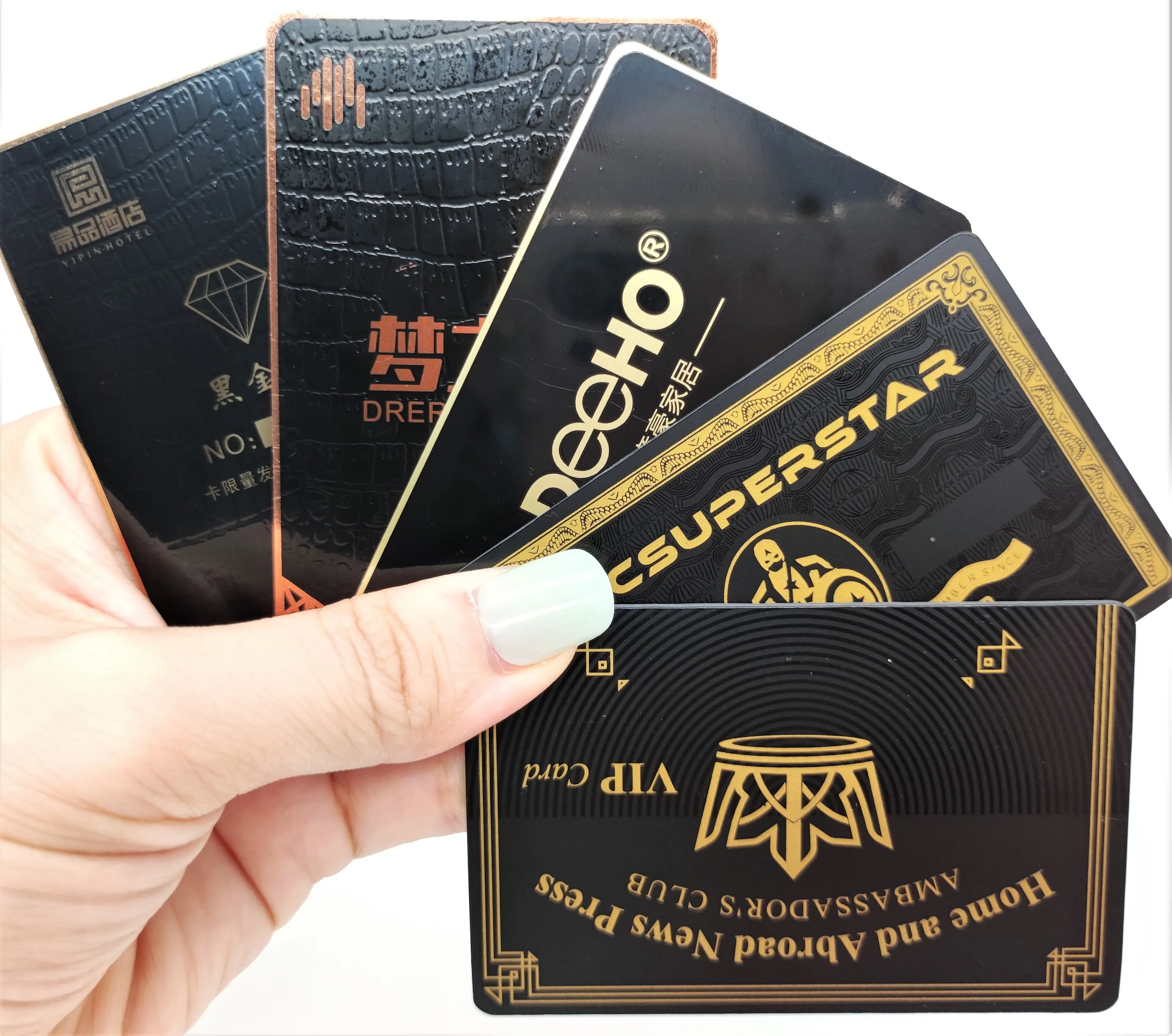 कस्टम सस्ते स्टेनलेस स्टील लेजर उत्कीर्णन कट धातु रिक्त क्रेडिट कार्ड काले कार्ड धातु व्यापार कार्ड