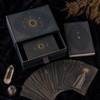 Impression de cartes de tarot et d'oracle personnalisées en carton 350 g/m² avec gaufrage, finition mate, boîte rigide et livret