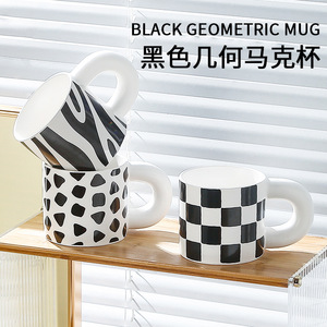 Mug en céramique minimaliste moderne, motif zèbre rayé, poignée épaisse, passe au lave-vaisselle et au micro-ondes, pour café, thé, eau - Product Image 4