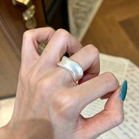 Gebürsteter Goldener Unregelmäßiger Gedrehter Offener Ring, Breiter Abstrakter Geometrischer Statement-Ring, Verstellbarer Fingerring