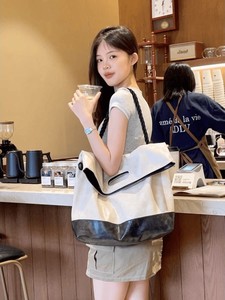 Nouveau Sac Fourre-tout Tendance 2026 en PU Résistant à l'Eau pour Femme – Sac Messager Grande Capacité Style Premium Joker - Product Image 4