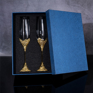 Flûtes à champagne en verre nacré de 230 ml avec base métallique <span class=keywords><strong>gravée</strong></span> de diamants et logo personnalisé, ornées de pierres CZ étincelantes - Product Image 6