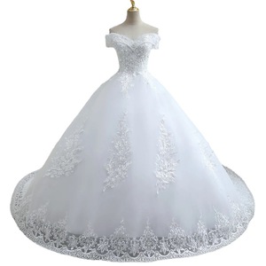 Vestido de Novia Sirena de Encaje Blanco Estilo 2023 para Madres de Novia, Talla Grande, con Hombros Descubiertos y Cola Capilla, de Poliéster - Product Image 1