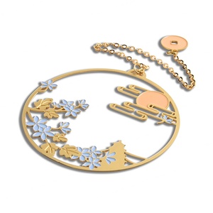 Marcapáginas Metálico Dorado con Diseño Hueco Personalizado por Sublimación, con Colgante, Diseño Único Promocional - Product Image 4