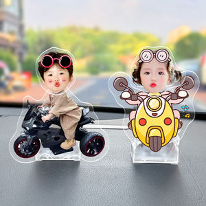 Balançoire de voiture en acrylique créative personnalisée en gros décoration innovante bricolage mariage noël <span class=keywords><strong>couple</strong></span> avatar artisanat en plastique innovant - Product Image 1