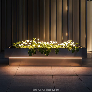 H069 Vaso Moderno in Metallo Antiruggine con Luce LED in Acciaio Inox per Decorazione Esterna di Cortili, Balconi e Spazi Commerciali - Product Image 2