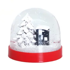 Personalizado Resina Árvore De Natal Dentro De Acrílico Snow Globe Com Base Vermelha Home Decor Resina Snowball