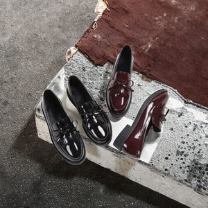 รองเท้าบัลเล่ต์แบบสวมสำหรับผู้หญิง สวมใส่สบาย ดีไซน์คุณภาพสูง หนัง PU กันลื่น ลายเรียบ ทันสมัย เหมาะกับการเดิน - Product Image 2