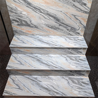 Dalles modernes effet marbre 470x1200mm, marches d'escalier brillantes, style classique, résistantes à l'usure, accents intérieurs, isolation thermique