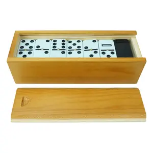 Fabrika popüler çift altı siyah beyaz iki ton domino set 28 adet lüks ahşap özel logolu kutu kapalı aile oyunu için