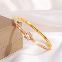 Bracciale Personalizzato in Acciaio Inossidabile Placcato Oro 18K con Zirconi Anti-Ossidazione, Gioiello di Design per Donne