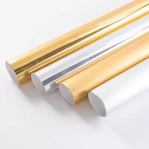 Papier d'emballage cadeau en rouleau, carton métallisé or et argent, enduit de PE, <span class=keywords><strong>pour</strong></span> artisanat et travaux en carton - Product Image 2